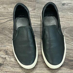 Ugg Jass Slip‎ On Leather Sneaker Size 7